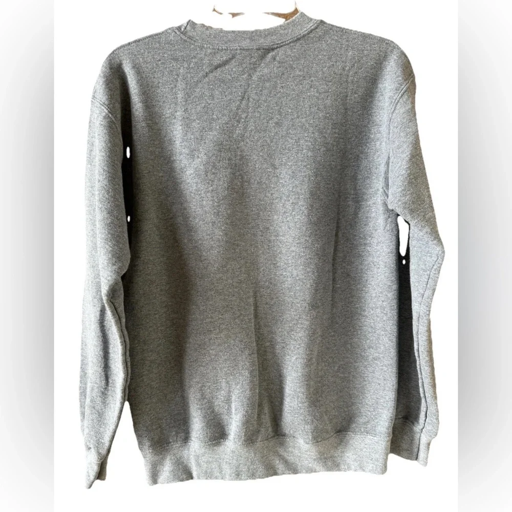 Madre Gildan Crewneck Sweatshirt Size Small Gray with Pink Letters - Picture 3 of 4